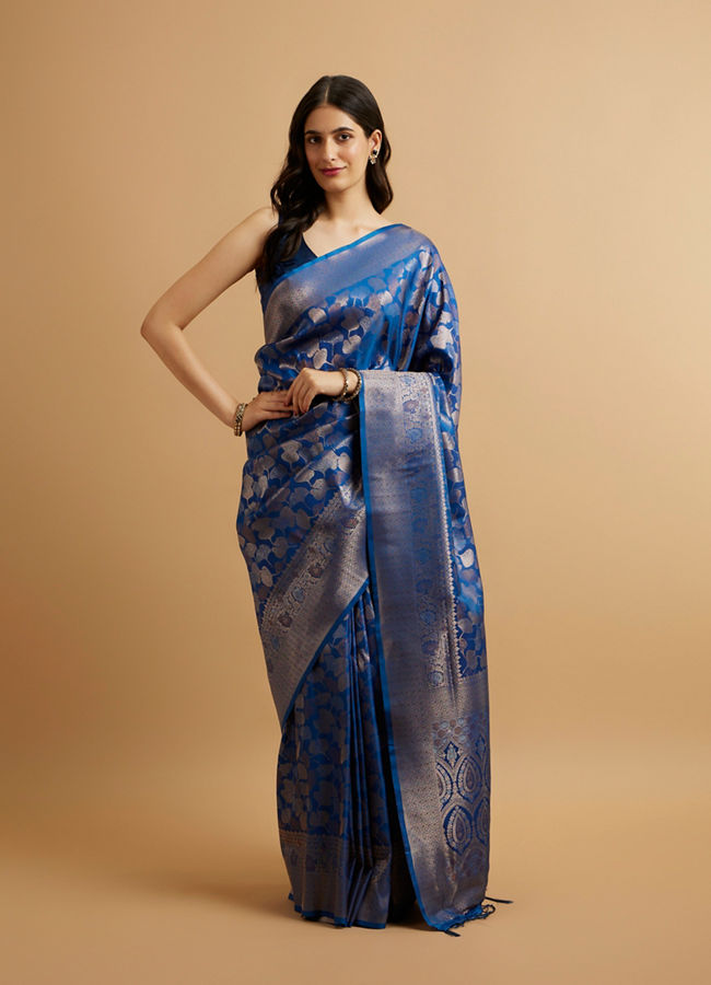 alt message - Mohey Women Indigo Blue Leaf Patterned Saree image number 0